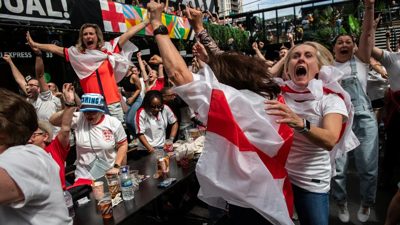 英格兰队世界杯前伤病轮换全景深度扫描:冲冠可能促银行假日议题升温